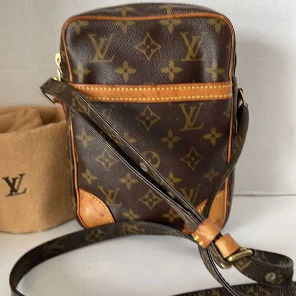 Authentic Louis Vuitton Monogram Danube Crossbody/Shoulder Bag. - Picture 3 of 17